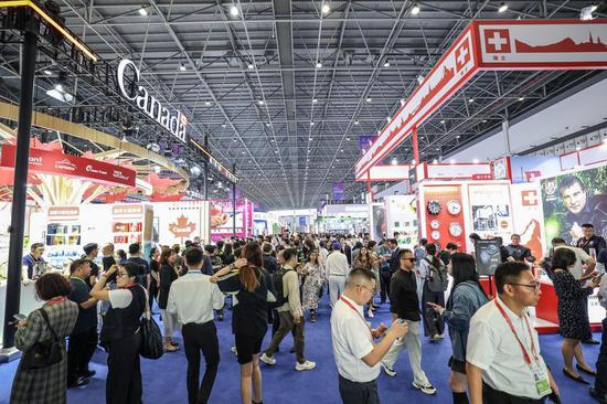 China's consumer goods expo rides wave of innovation, new consumption trends