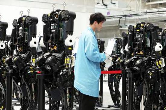 China's manufacturing sector continues expansion, data shows