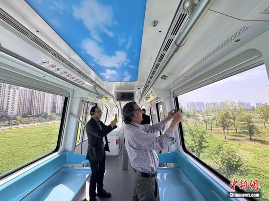From ports to sky rail and e-commerce: Pakistani journalists explore Hubei's vitality