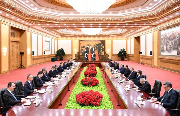 Chinese President Xi Jinping meets with Pakistani Prime Minister Shehbaz Sharif, who is on an official visit to China, at the Great Hall of the People in Beijing, capital of China, May 25, 2026. (Xinhua/Shen Hong)