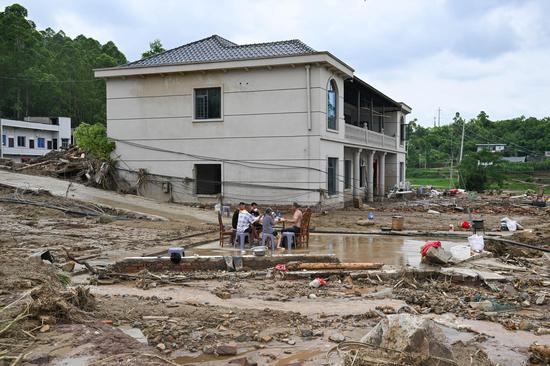 Rescue operations underway after heavy rainstorm hits Chongqing