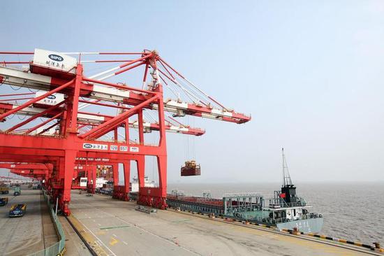 China's foreign trade expands 16.9 pct in May