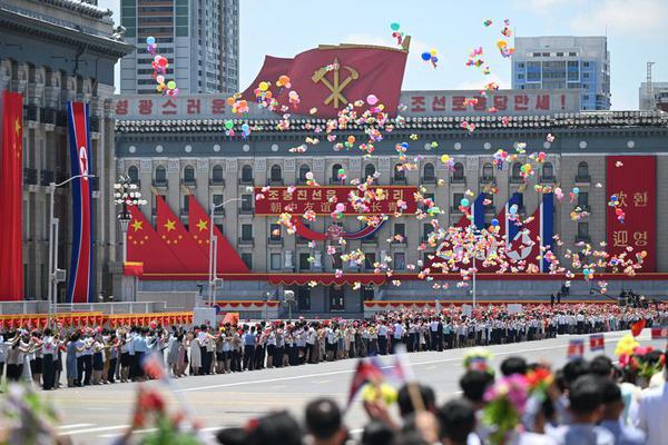 People welcome General Secretary of the Communist Party of China Central Committee and Chinese President Xi Jinping in Pyongyang, the Democratic People's Republic of Korea (DPRK), on June 8, 2026. Xi arrived in Pyongyang on Monday for a state visit to the DPRK. (Xinhua/Li Xiang)