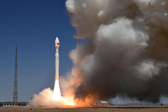 China's rocket launches 8 satellites into orbit