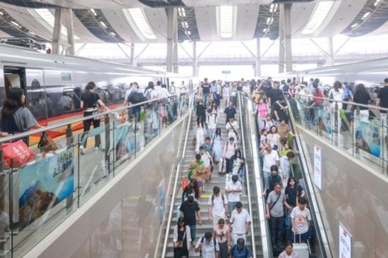 An average of 2.2 million inbound and outbound passenger trips per day are expected during the upcoming Dragon Boat Festival holiday
