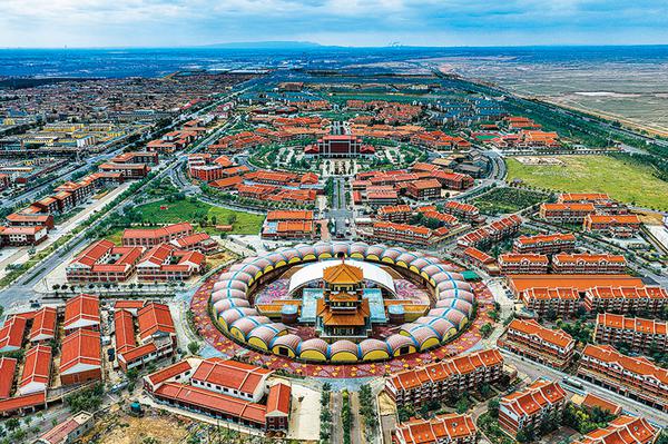 An aerial drone photo taken on May 24, 2025 shows a winery at Minning town, Yongning county in Yinchuan, Northwest China's Ningxia Hui autonomous region. (Photo/Xinhua)