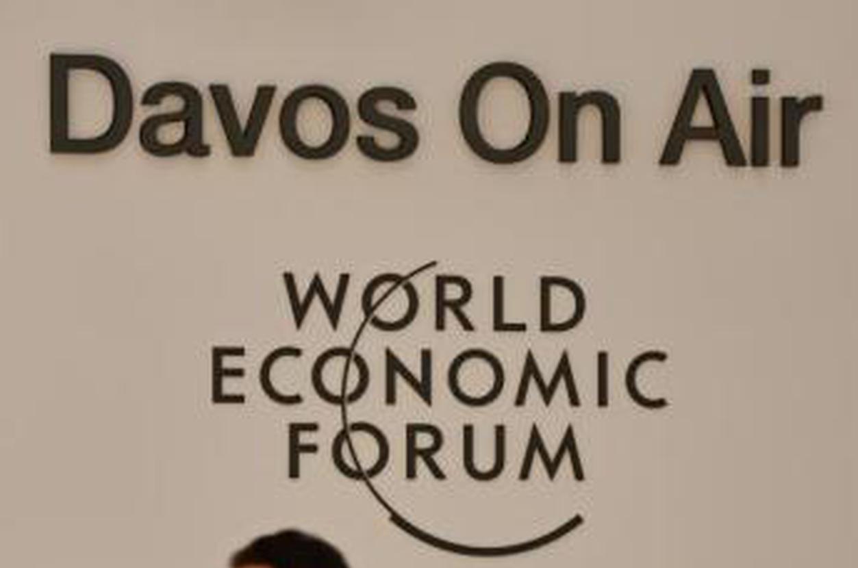 Chinese premier addresses opening plenary of Summer Davos