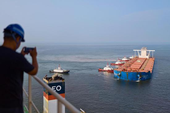 Tianjin Port receives largest-draft vessel in its history