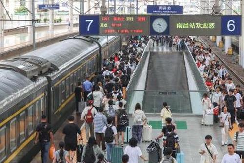 China's summer railway travel rush expected to handle over 1 billion passenger trips