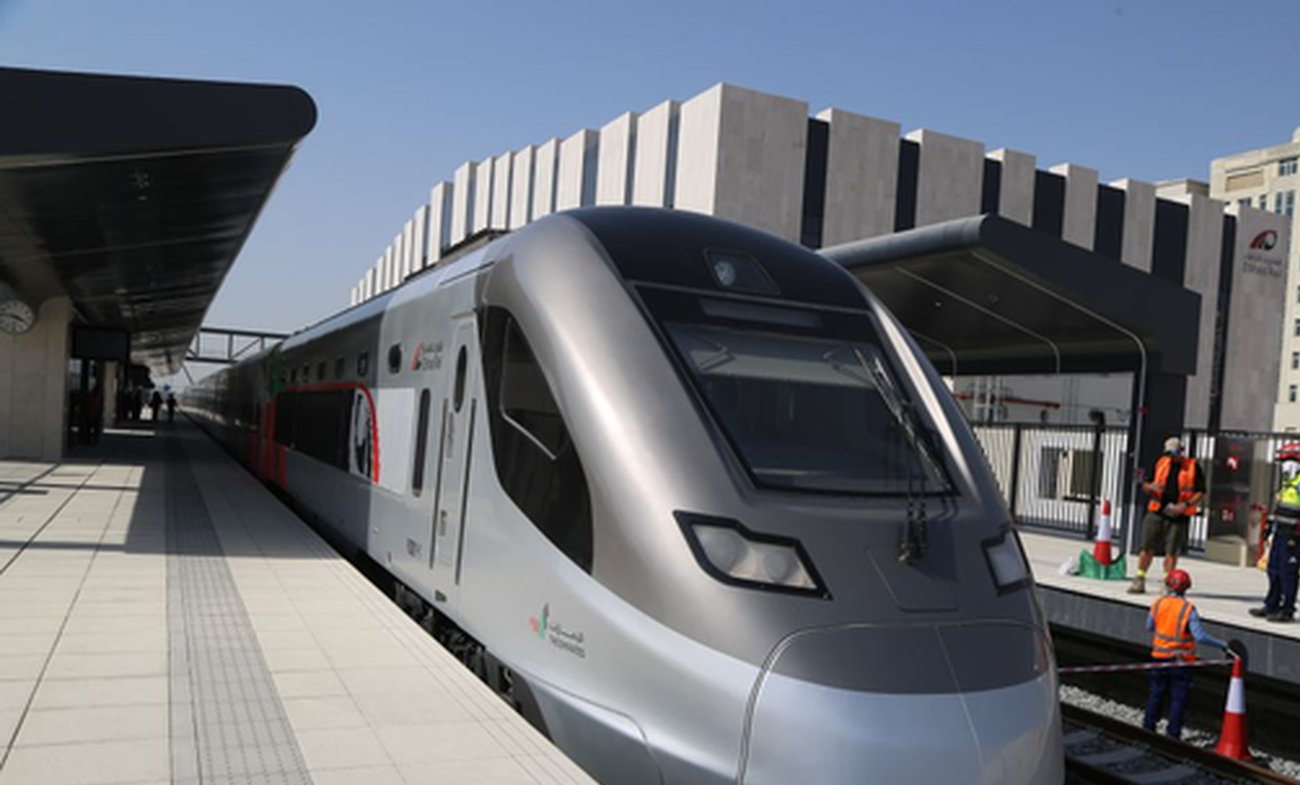 UAE's first passenger railway, jointly built by Chinese companies, begins trial operations
