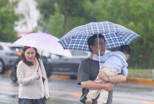 Blue book says China is warming at a faster rate than the global average