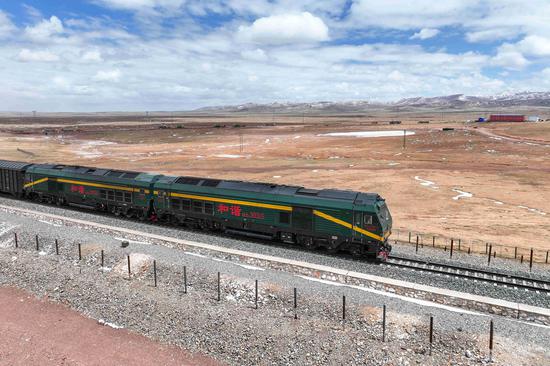 Qinghai-Xizang Railway shows how infrastructure and nature can coexist