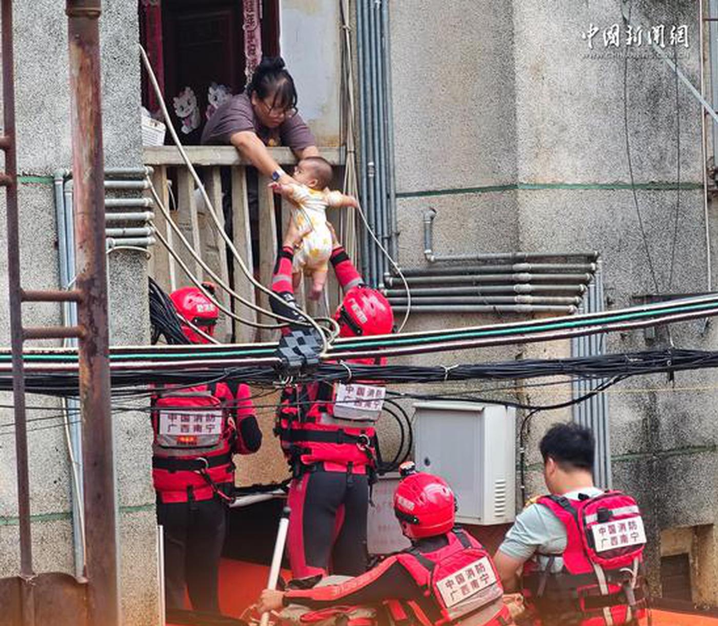 China In Photo: Heartwarming rescue in Nanning, Guangxi