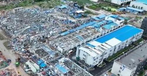 EF2 tornado hits Hubei's Huanggang, affecting nearly 6,000 people