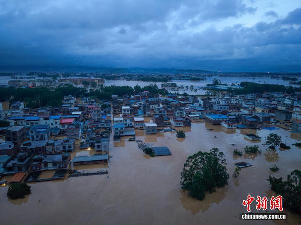 Hengzhou City in south China's Guangxi Zhuang Autonomous Region is flooded