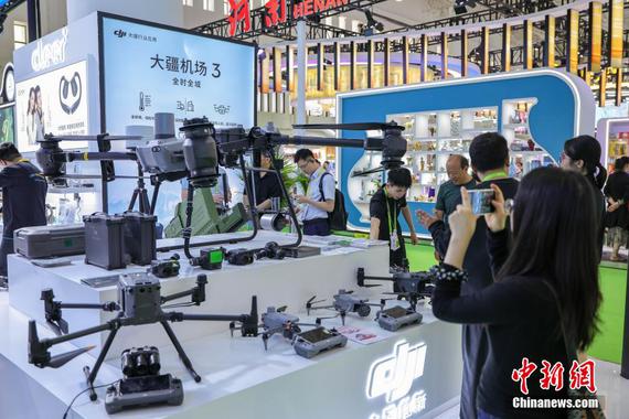 Chinese drone maker DJI booth at an expo. (File photo/China News Service)