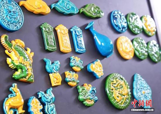 Young artisan brings ancient Chinese glazed art to modern life