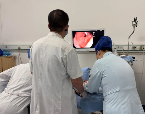 Chinese hospital treats Vietnamese child with autism using microbiota transplantation