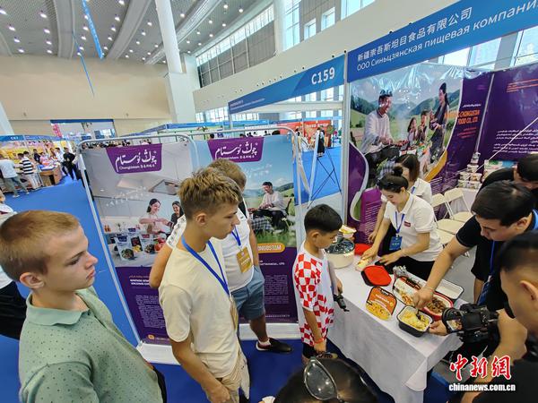 The 2025 Central Asia (Khorgos) Commodity Trade Fair opens in Khorgos, Xinjiang, on July 4, 2025, attracting nearly 340 companies from China and Central Asia. (Photo: China News Service/Wang Xiaojun)