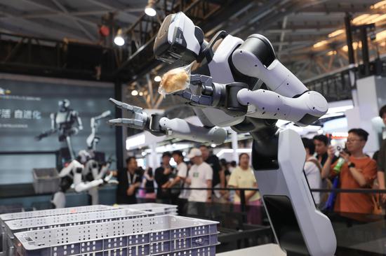 Embodied intelligence industry chain showcased at World AI Conference