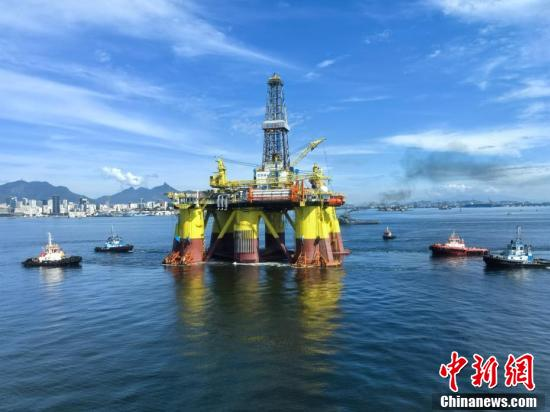 The semisubmersible drilling rig “Nanhai 8” stands in Guanabara Bay, Rio de Janeiro, Brazil, April 28, 2025. (Photo: Courtesy of COSCO SHIPPING Specialized Carriers Co.)