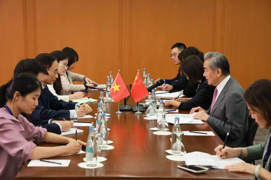 Chinese FM says China, Vietnam should strengthen unity, cooperation