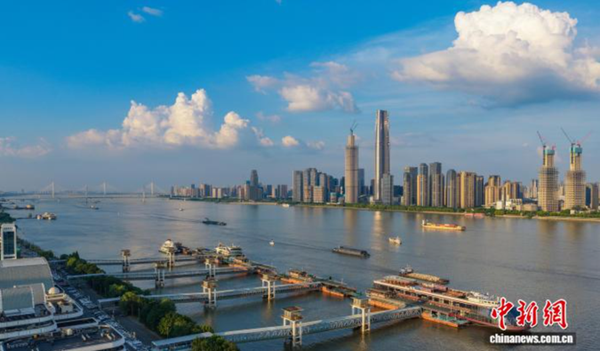 A view of the Yangtze River in Wuhan, central China's Hubei province. (Photo: China News Service)