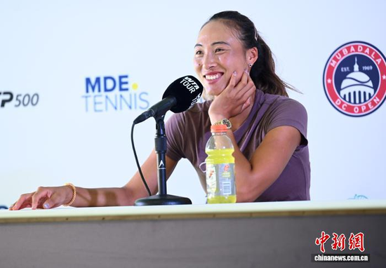 Chinese tennis player Zheng Qinwen attends a press conference for the Mubadala DC Open in Washington, D.C., on July 26, 2026. (Photo: China News Service/Chen Mengtong)