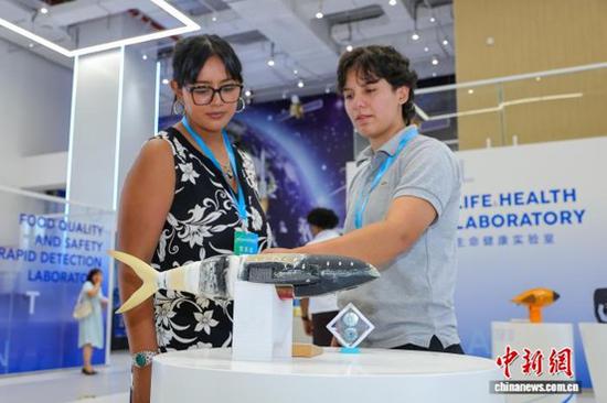 U.S. youth visit Hainan to carry forward Flying Tigers spirit