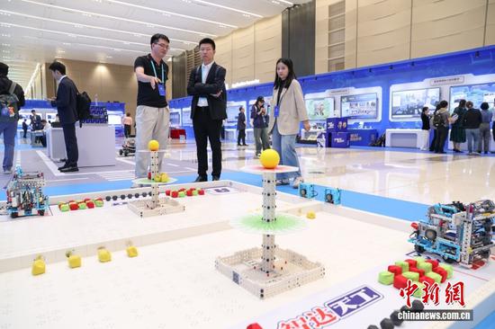 China's first-quarter digital industry revenue rises 12.9% to $1.4 trillion