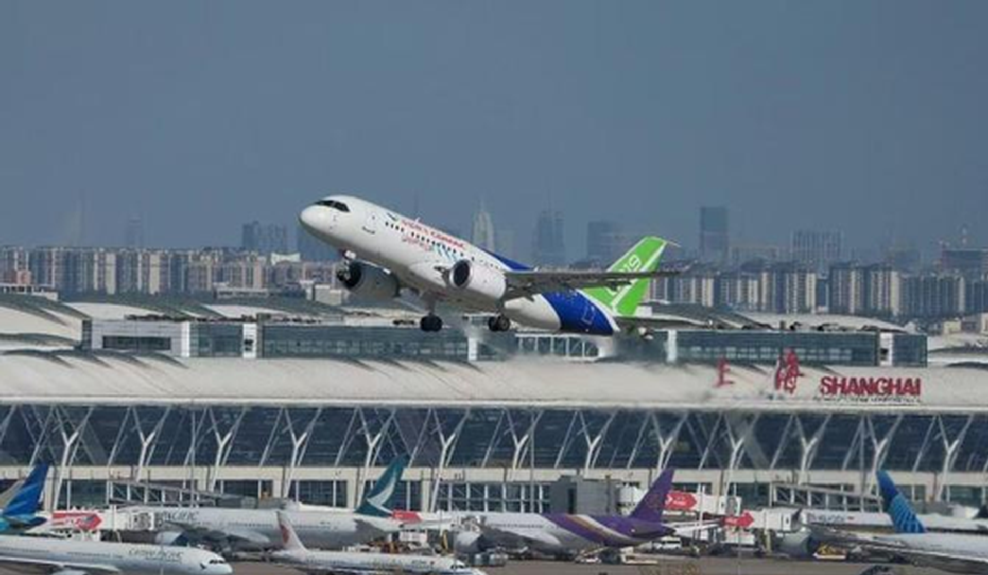 China's C919 high-altitude jet makes test flight
