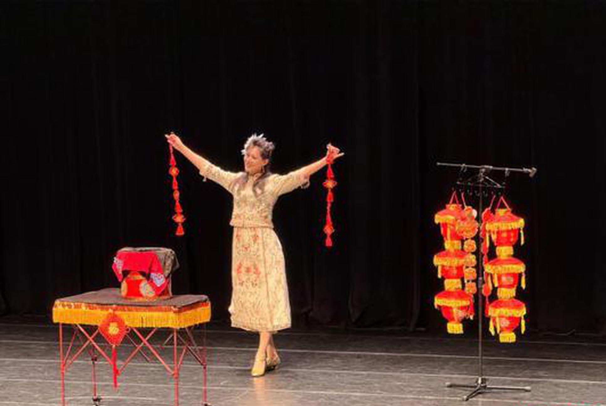 Beijing-style folk art wows Taiwan audiences