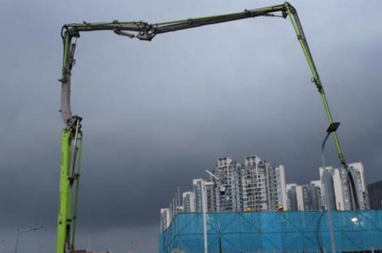 30 weak-current buildings top out in Chongqing