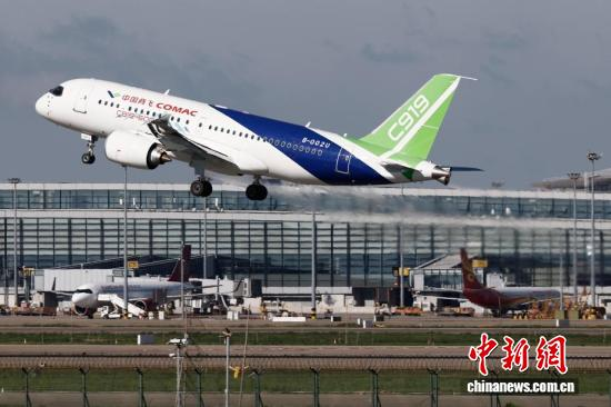 The first high-altitude variant of China’s C919 large passenger jet takes off from Shanghai Pudong International Airport’s fourth runway for its maiden test flight on July 29, 2026. (Photo: China News Service/Yin Liqin)