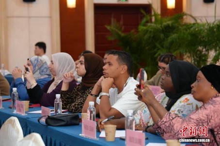 More than 30 professionals from Asia, Africa and Latin America began training in Shanghai, August 6, 2026. (Photo: China News Service/ Zheng Jiaqi)