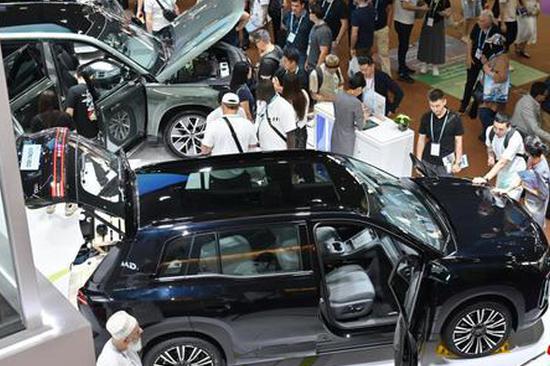China's auto exports top 1 million for second straight month