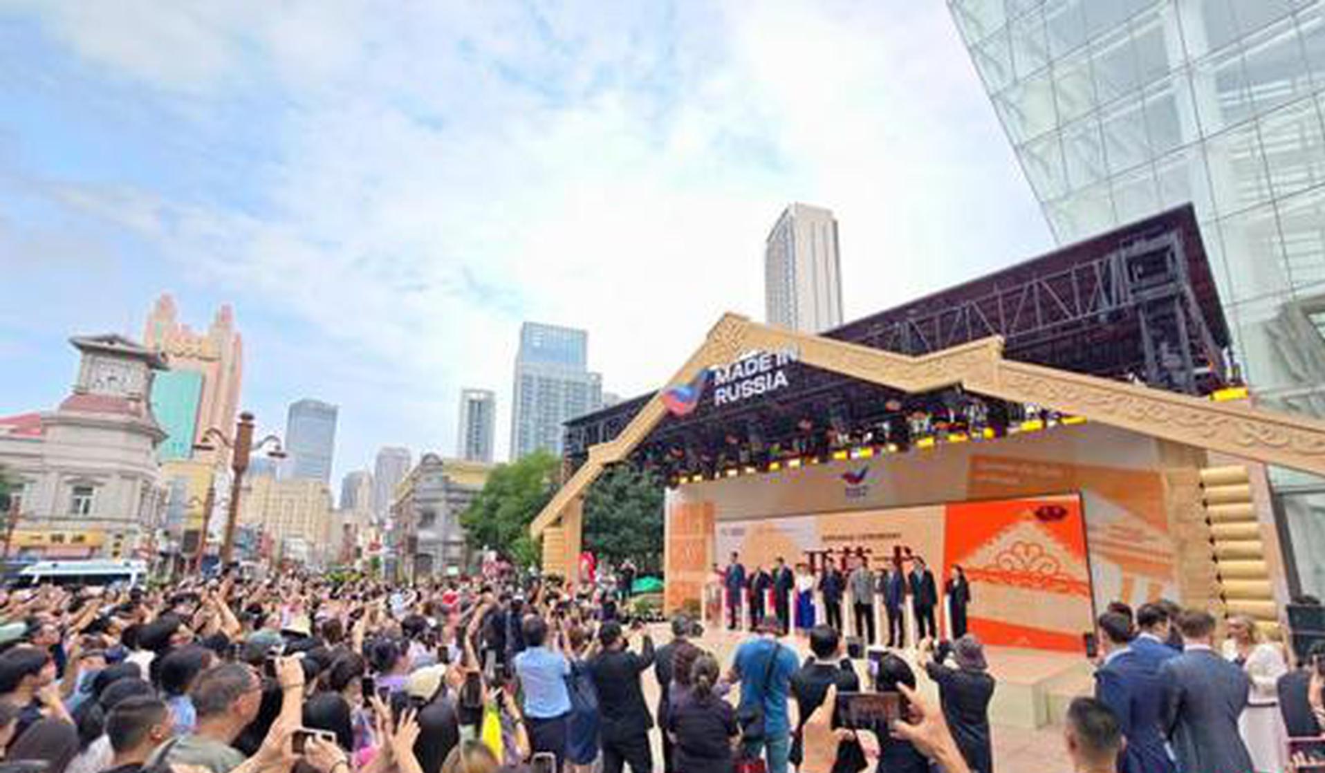 Russian-themed fair brings dacha-style vibes to Tianjin for debut run