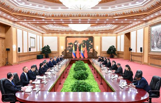 Xi calls for stronger China-Ecuador synergy in development strategies