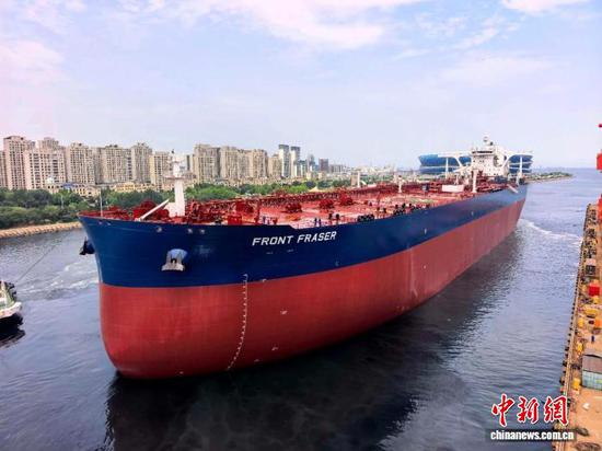 Front Fraser, a 307,000-metric-ton crude oil tanker is delivered in Dalian, Liaoning Province, August 18, 2026. (Photo: Dalian Shipbuilding Industry Co., Ltd)