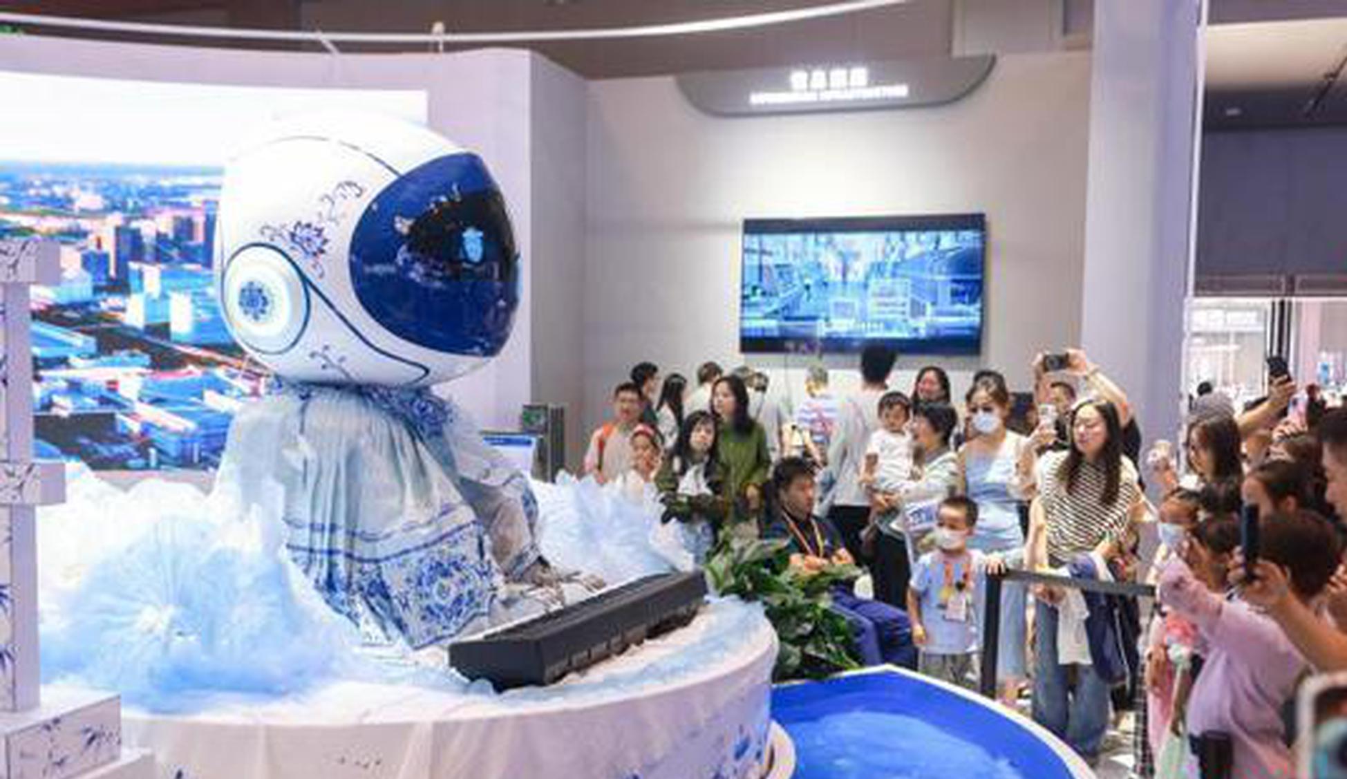 CIFTIS draws global participants, yields more than 1,200 outcomes