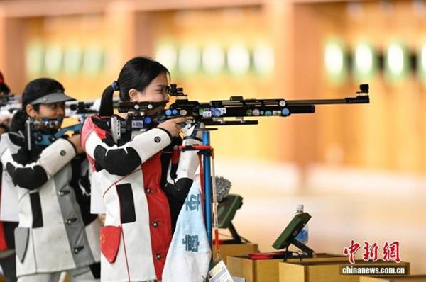 Chinese athlete Wang Zifei competes at the 20th Asian Games Aichi-Nagoya 2026. (Photo: China News Service/ Zhao Wenyu)