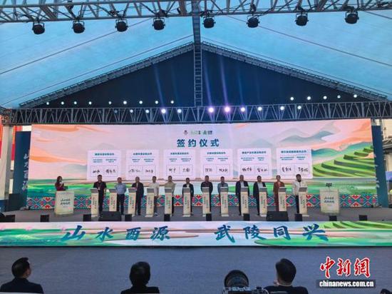 Major farm produce logistics hub opens in Chongqing, marking launch of ASEAN cold-chain rail link