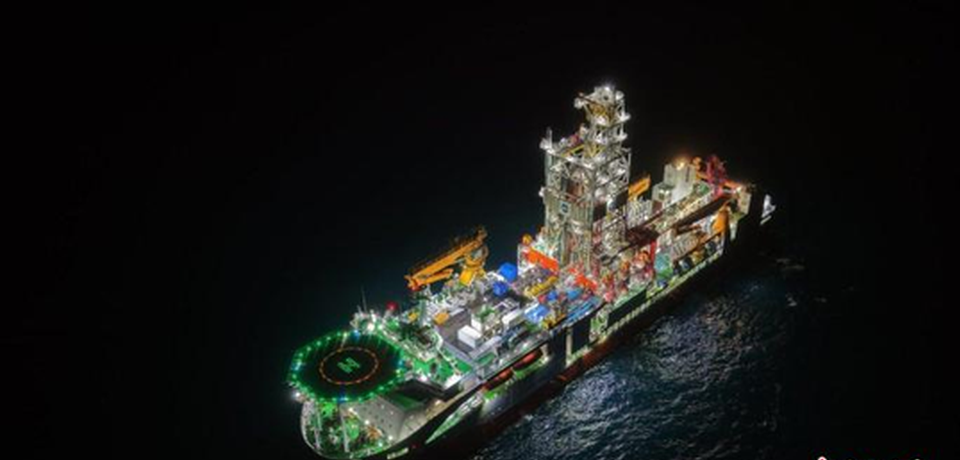 China's Mengxiang drilling vessel retrieves deep-sea basalt samples in South China Sea