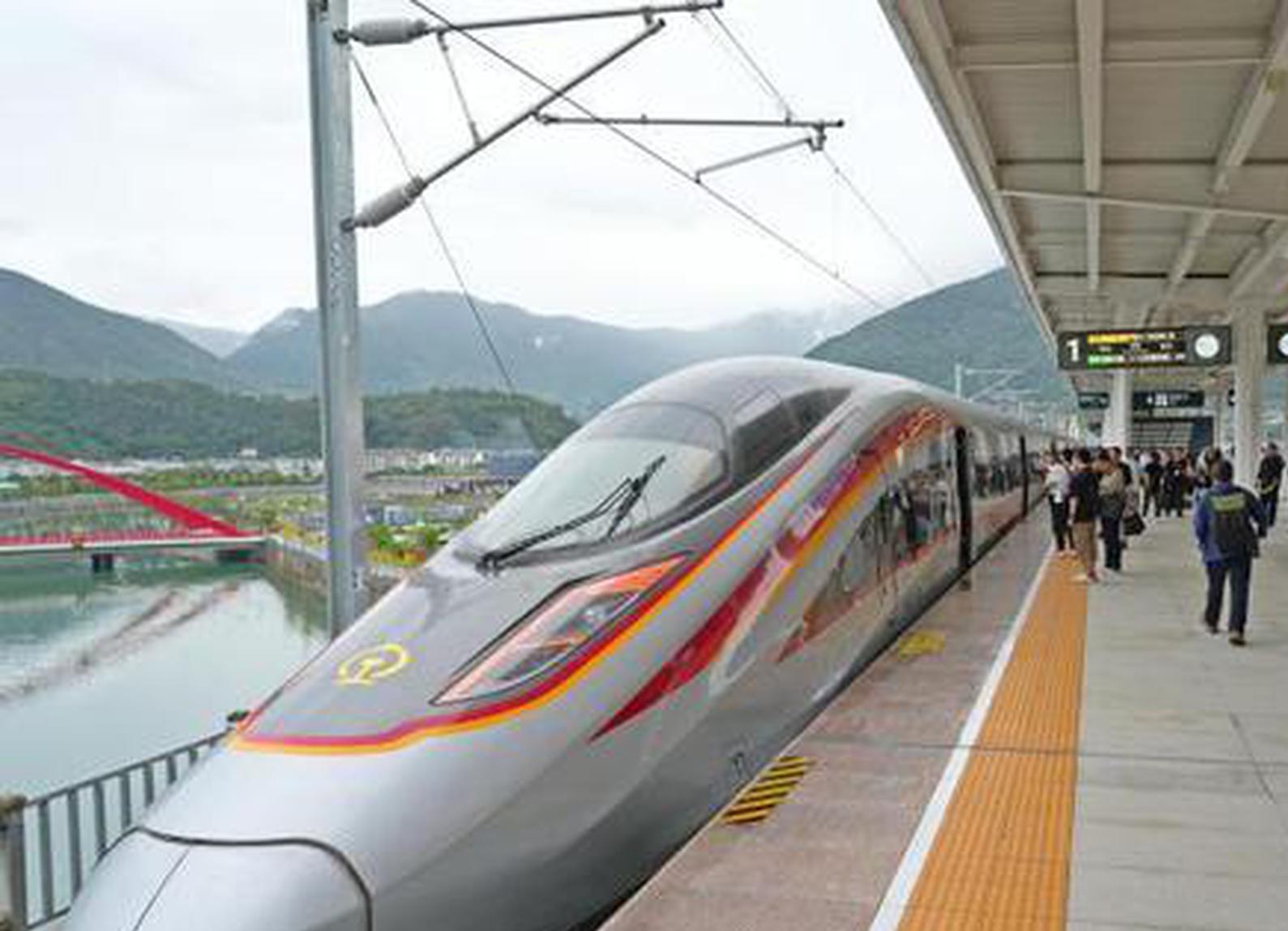 Yichang-Xingshan High-Speed Railway officially opens for operation