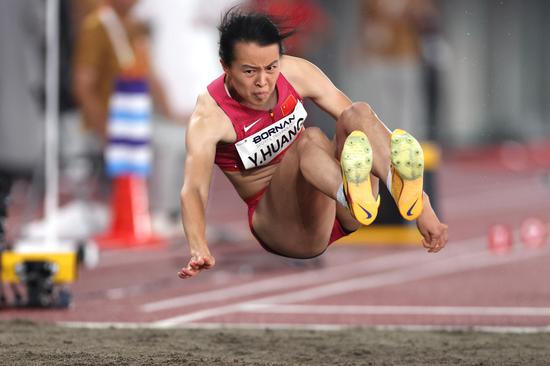China's Huang Yingying wins women's long jump gold at Aichi-Nagoya Asian Games