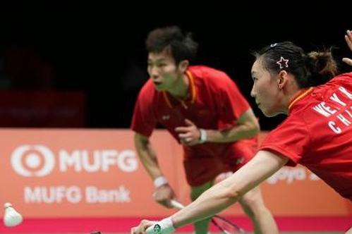China's Jiang Zhenbang, Wei Yaxin claim badminton mixed doubles gold at Asian Games