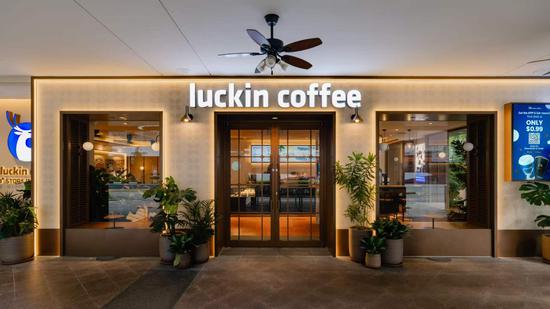 Luckin surpasses 38,000 stores globally as its Singapore count hits 100, testing the reach of its overseas model