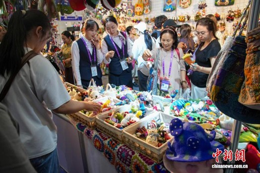 The 23rd China-ASEAN Expo opens to the public for the first time in Nanning, Guangxi Zhuang Autonomous Region, Sept. 20, 2026. (Photo: China News Service/Chen Guanyan)