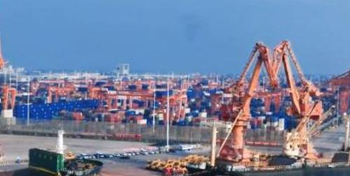 124 Chinese-made excavators set sail for Jakarta from Guangxi's Beibu Gulf Port