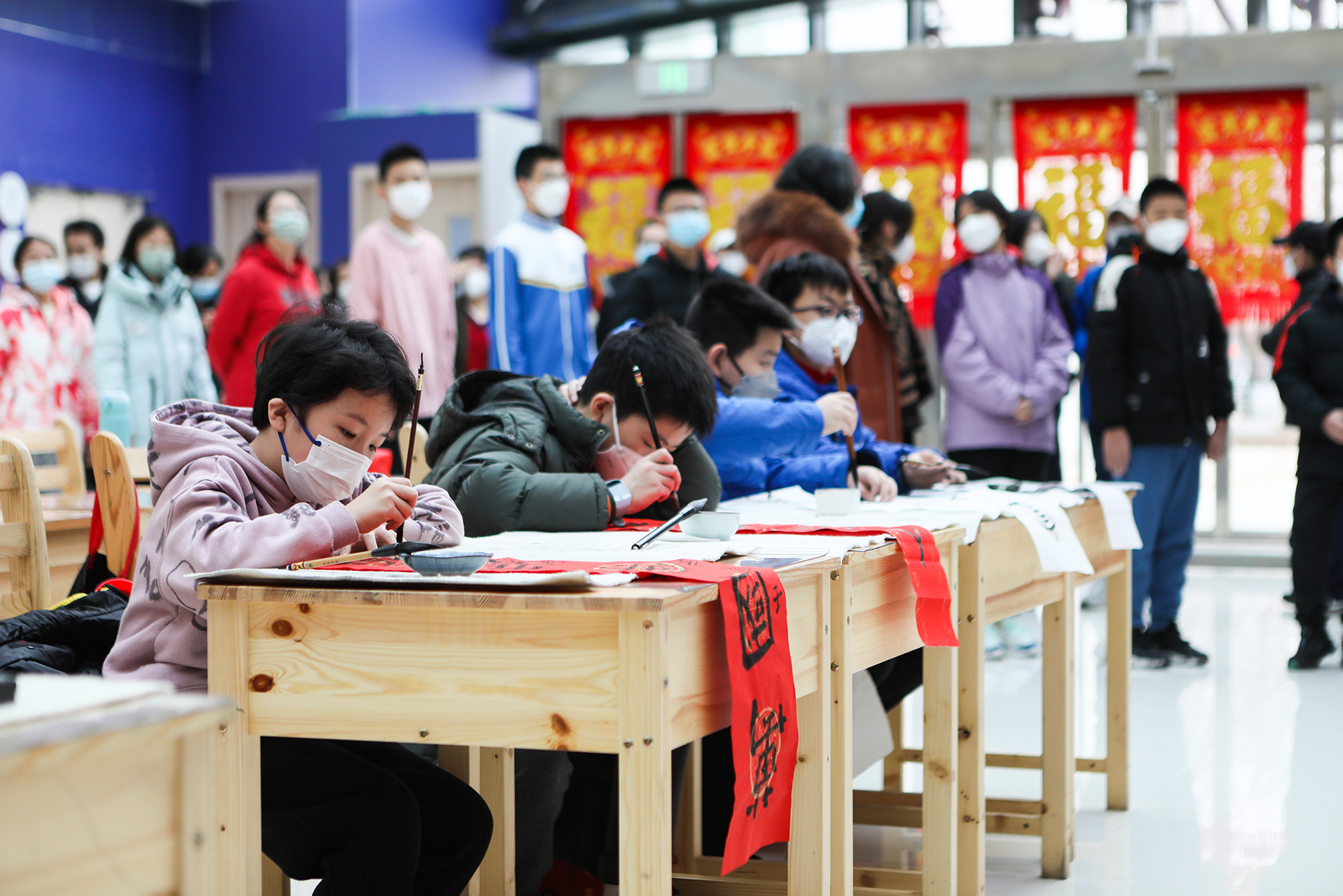 第二十一届天津市少年儿童迎春楹联书法作品征集展示活动优秀作品展于1月14日在天津市少年儿童活动中心开幕。 主办方供图